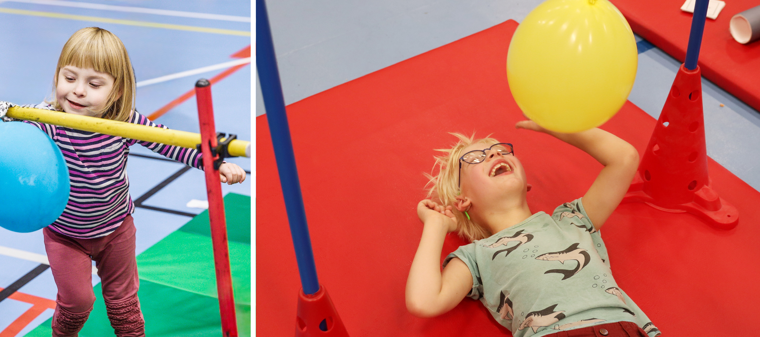Två barn tränar boxning med ballonger i en idrottshall. På vänstra bilden slår en flicka i randig tröja mot en blå ballong som hänger i ögonhöjd. På högra bilden ligger ett skrattande barn med glasögon på en röd matta och boxar mot en gul ballong som svävar ovanför. Båda barnen är fokuserade och rör sig aktivt i en lekfull miljö.