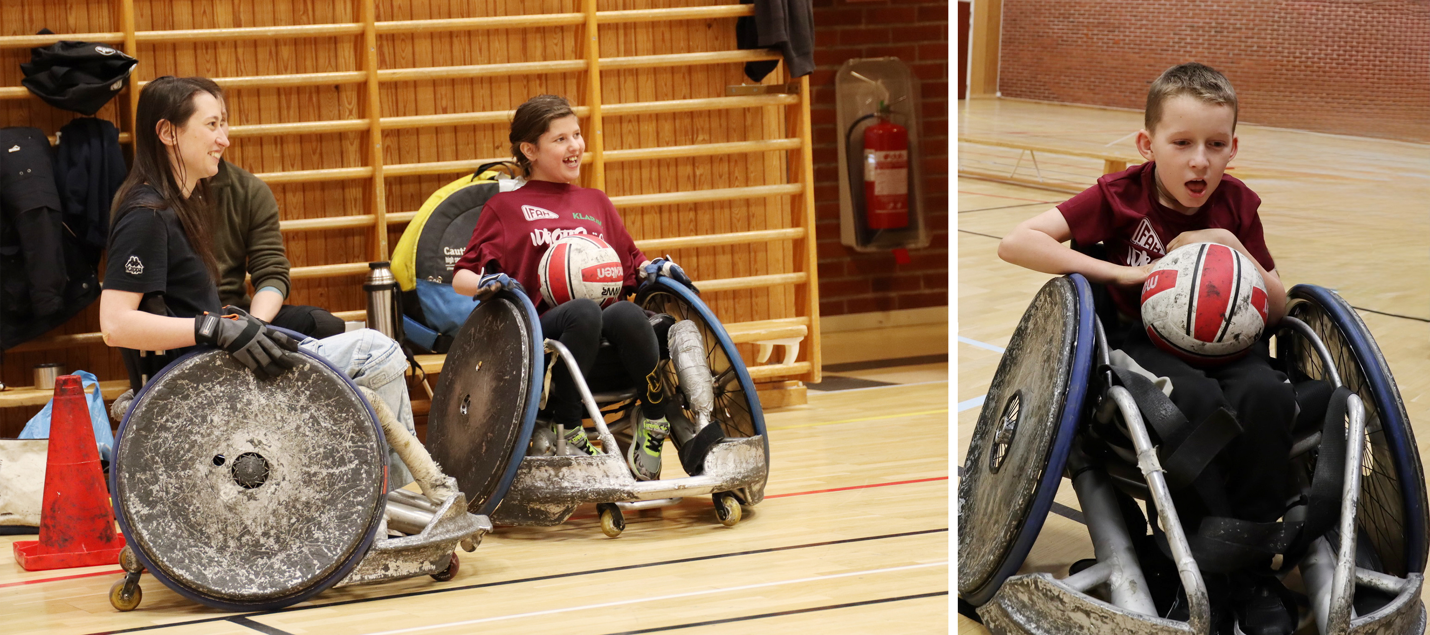 Tre barn sitter i rullstolsrugbystolar i en idrottshall och deltar i en träning. På vänstra bilden sitter två barn sida vid sida – den ena i svart tröja och den andra i vinröd tröja med en rödvit boll i knät, båda ser glada ut. På högra bilden håller ett fokuserat barn i vinröd tröja bollen framför sig och ser redo ut att spela. Alla har skyddshandskar och sitter i slitna, välanvända stolar.